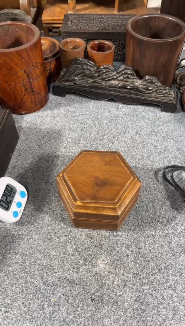 贡木老五旧藏六角盒