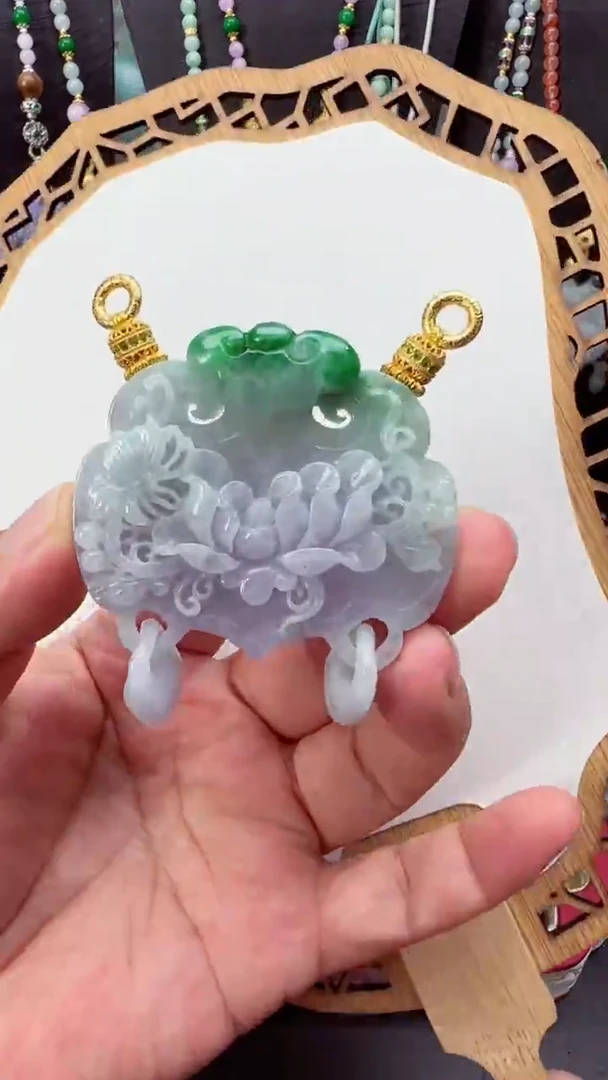 颈饰未镶嵌翡翠吊坠