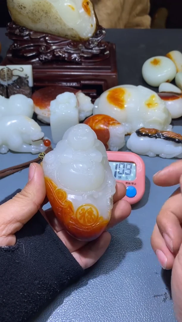 未镶嵌和田玉把件吴****.和田玉