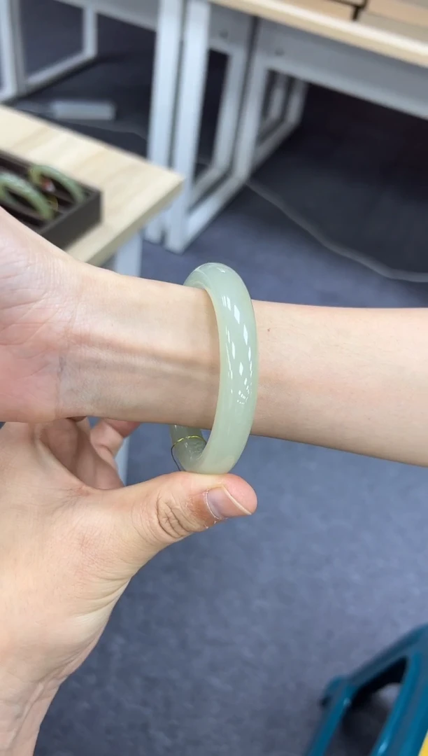 未镶嵌手镯和田玉56-57  184