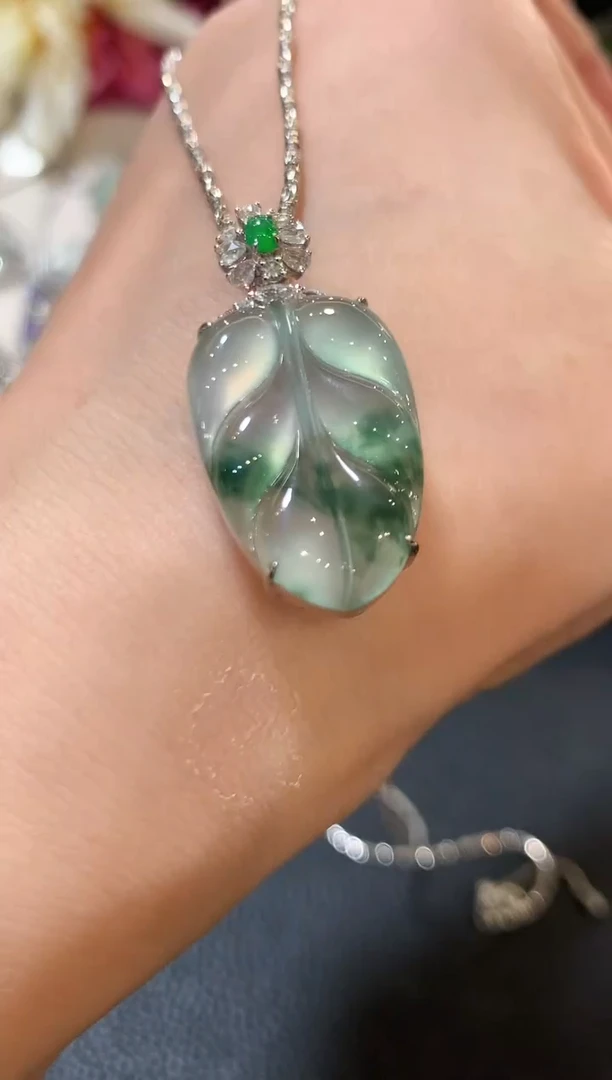 吊坠(不含链)18K金镶嵌翡翠z91
