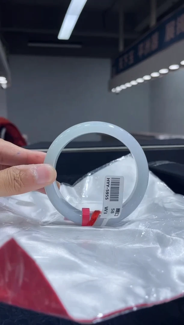 未镶嵌手镯翡翠4