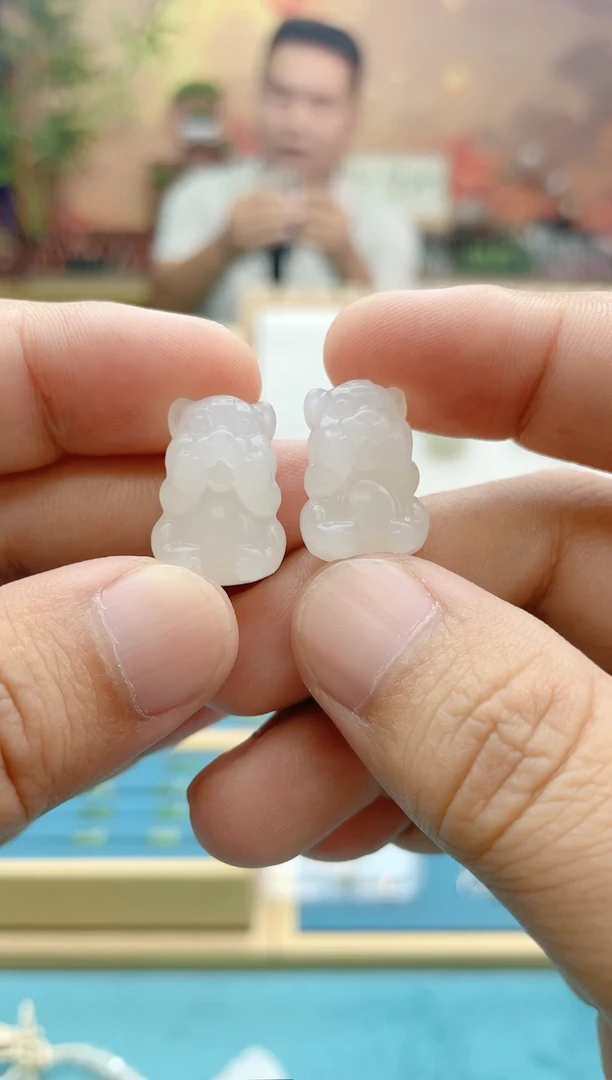 和田玉未镶嵌吊坠(不含链)约卡20MM小老虎，多样性发一件