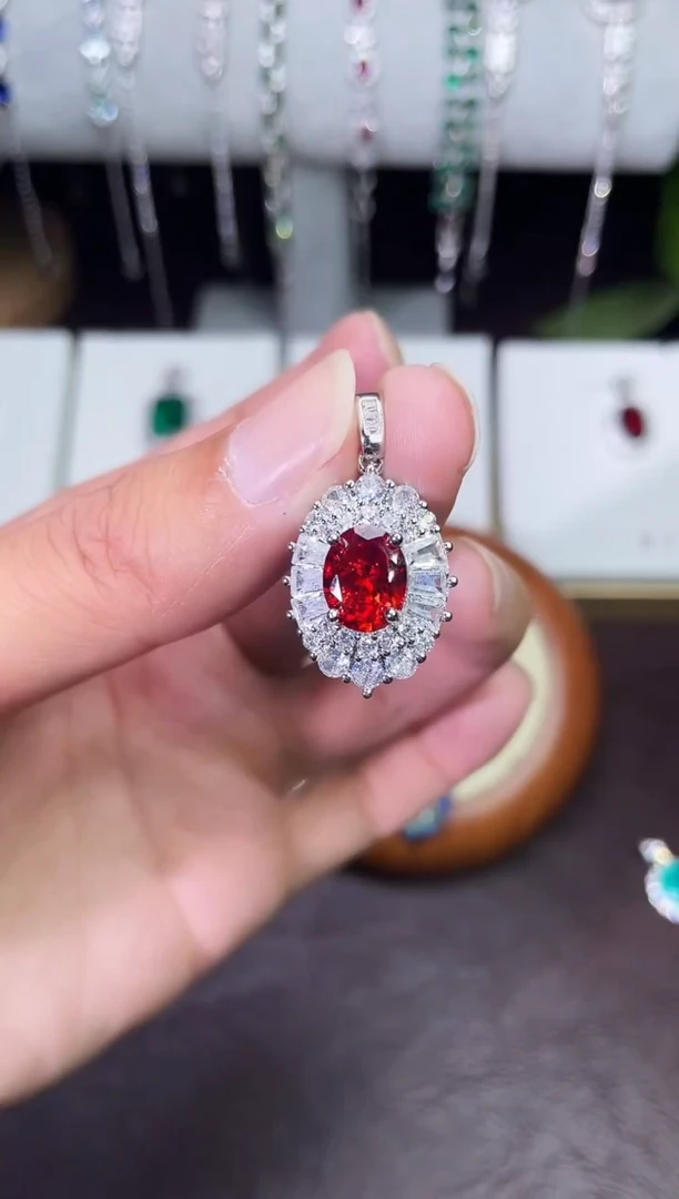 合金合成钻石红宝吊坠