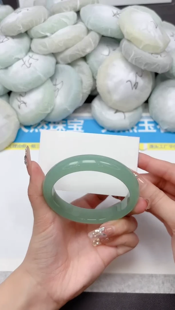 未镶嵌手镯石英质玉70-63.2
