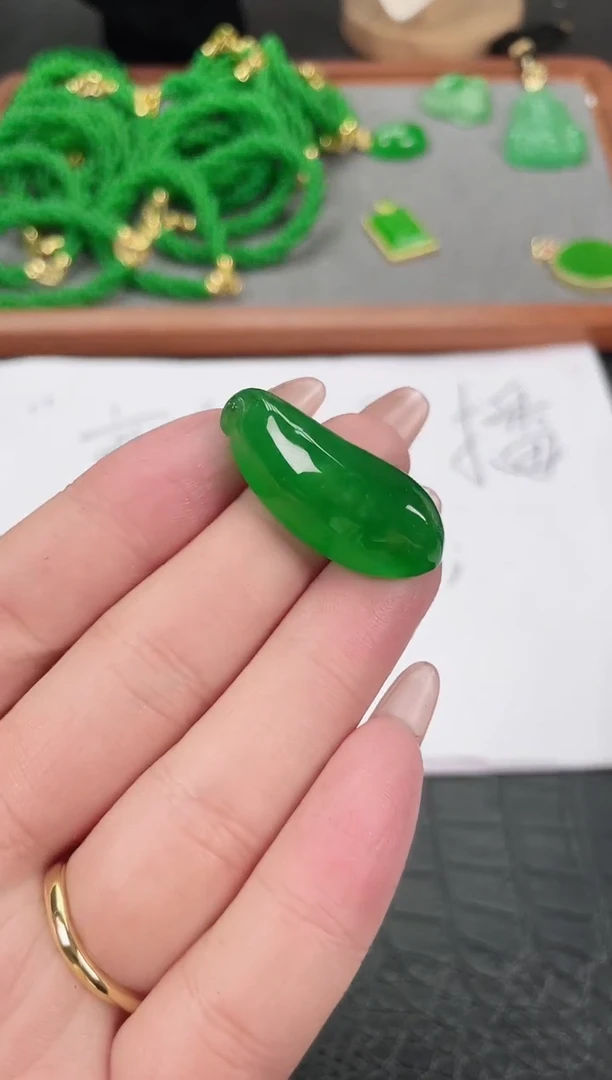 未镶嵌翡翠耳饰高货福瓜吊坠