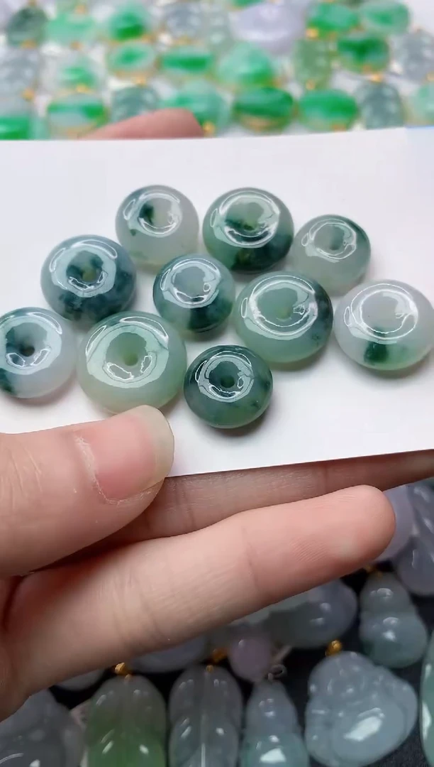 【闪购商品】翡翠颈饰未镶嵌1  多样性发其一