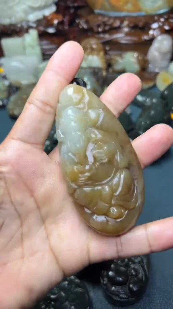 未镶嵌和田玉把件-