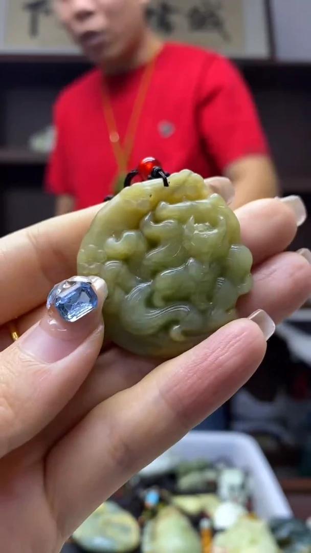 未镶嵌岫玉挂件