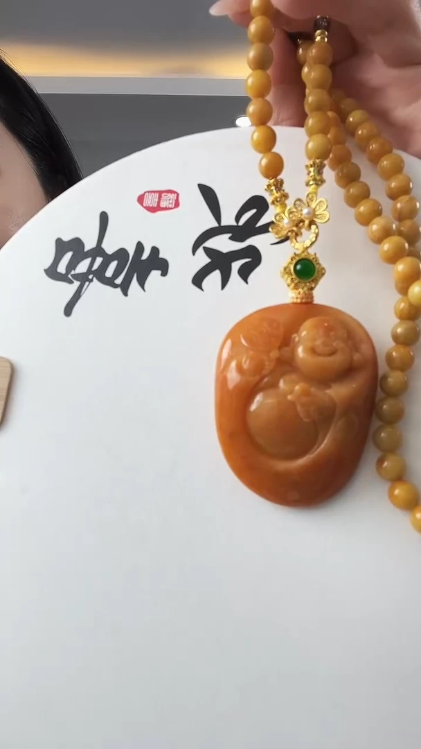 翡翠未镶嵌颈饰佛公