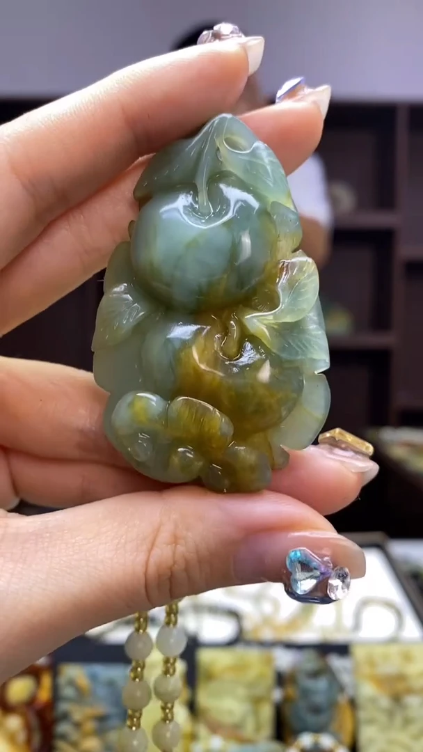 未镶嵌岫玉挂件