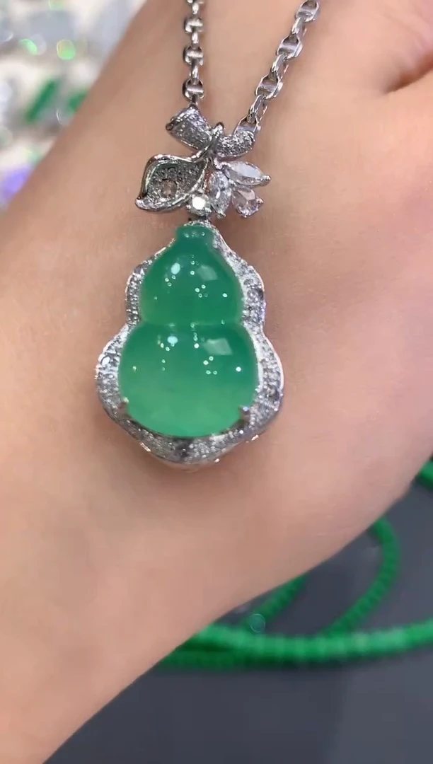 吊坠(不含链)18K金镶嵌翡翠q78