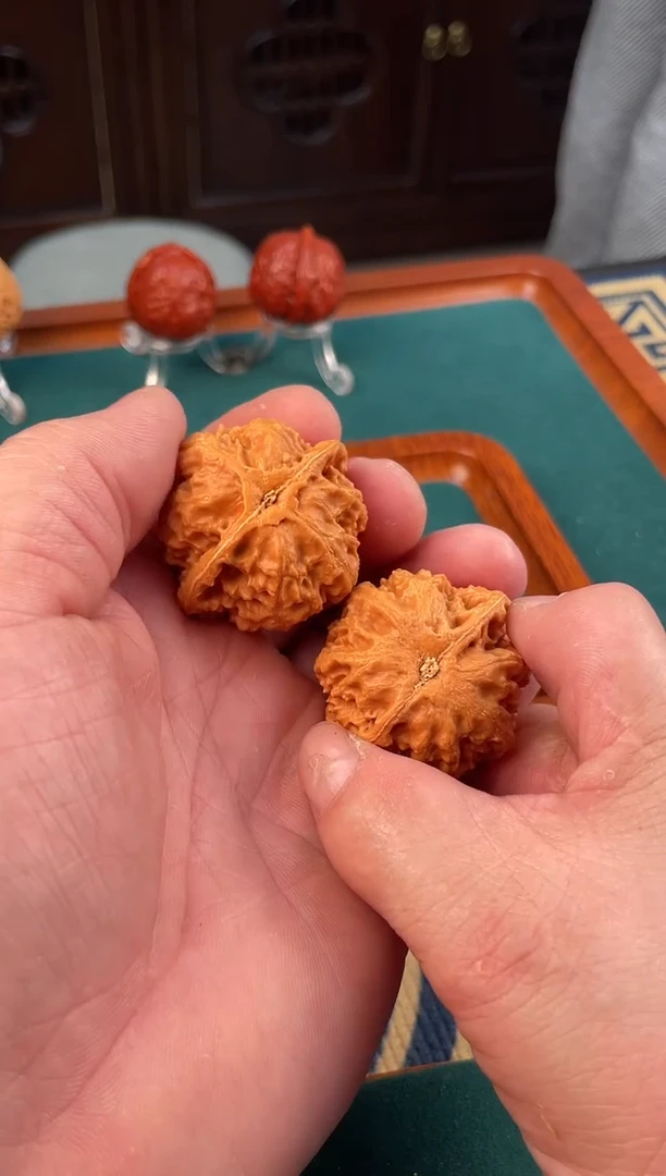 【闪购商品】文玩核桃把件秋子轩辕红