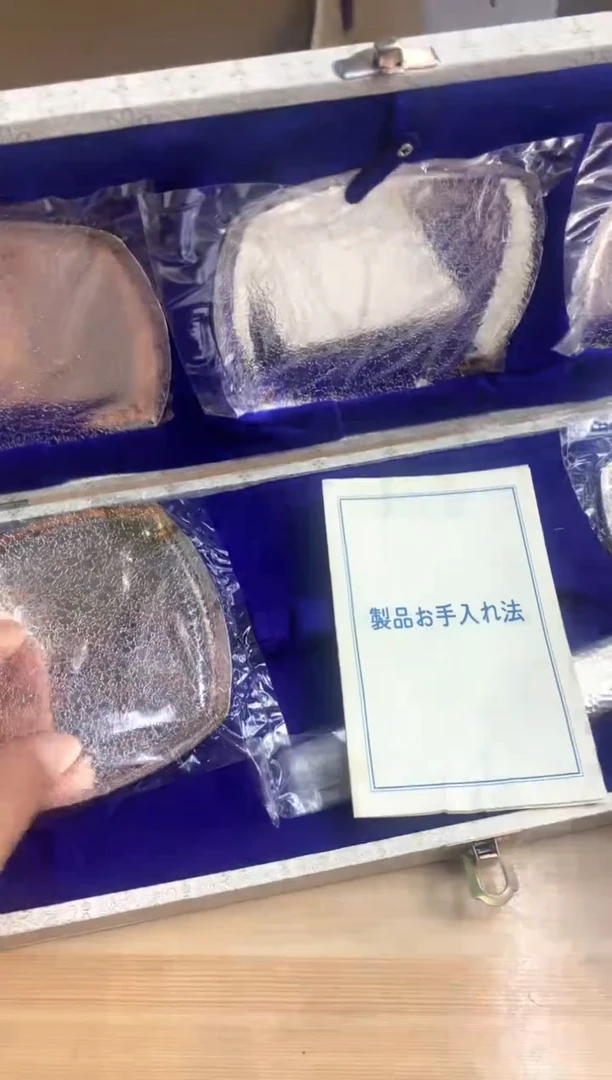 默认微瑕，no退no换，介意勿拍 边角氧化