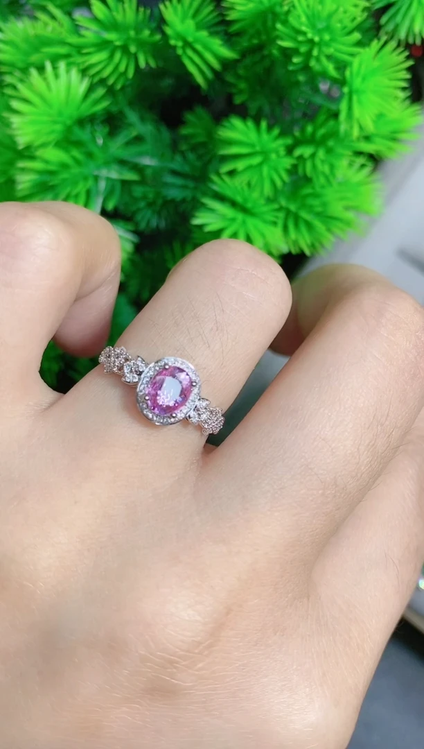 18K金戒指彩色蓝宝石18K金镶嵌.