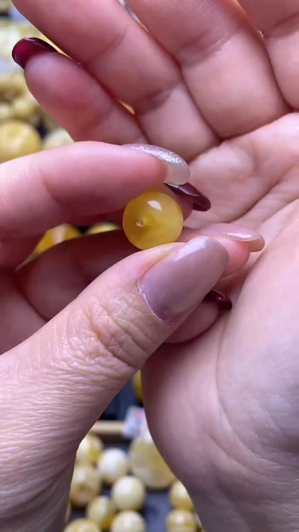 【闪购商品】琥珀裸石未镶嵌月.5