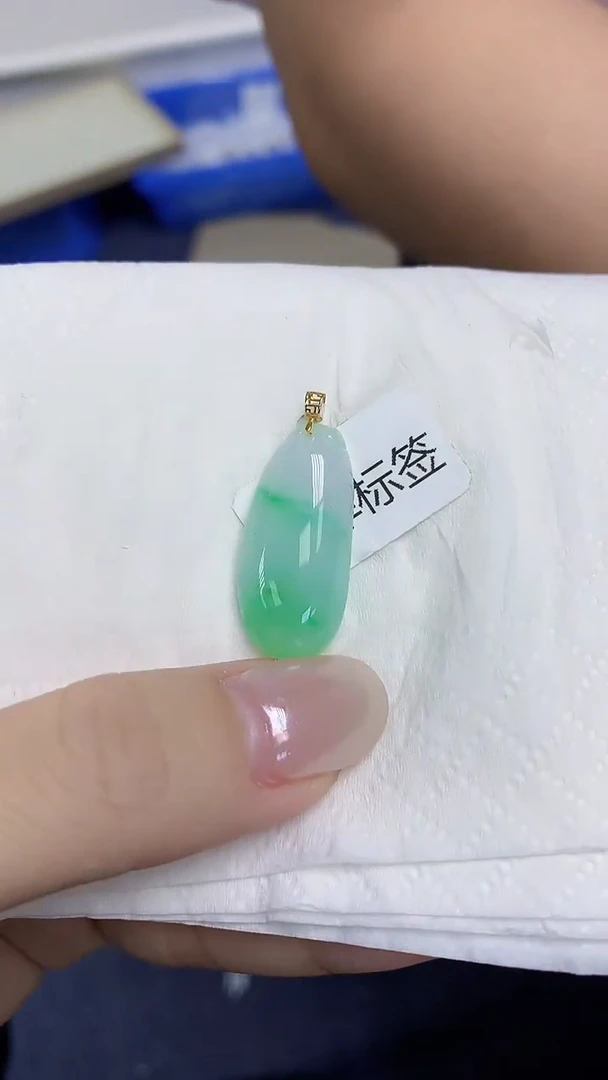 翡翠18K金镶嵌颈饰天然缅甸翡翠A货