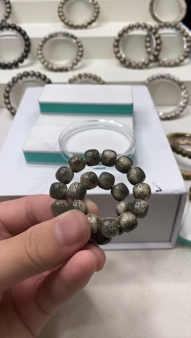 手串星月菩提173     b53