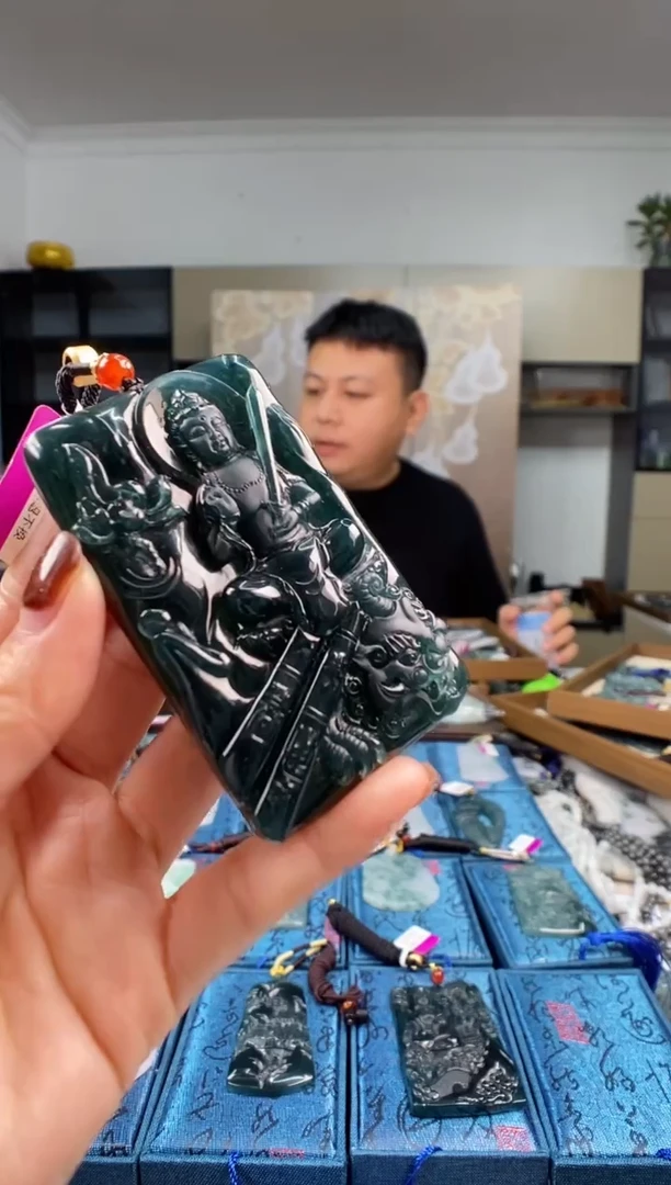 颈饰未镶嵌翡翠多样性发其一