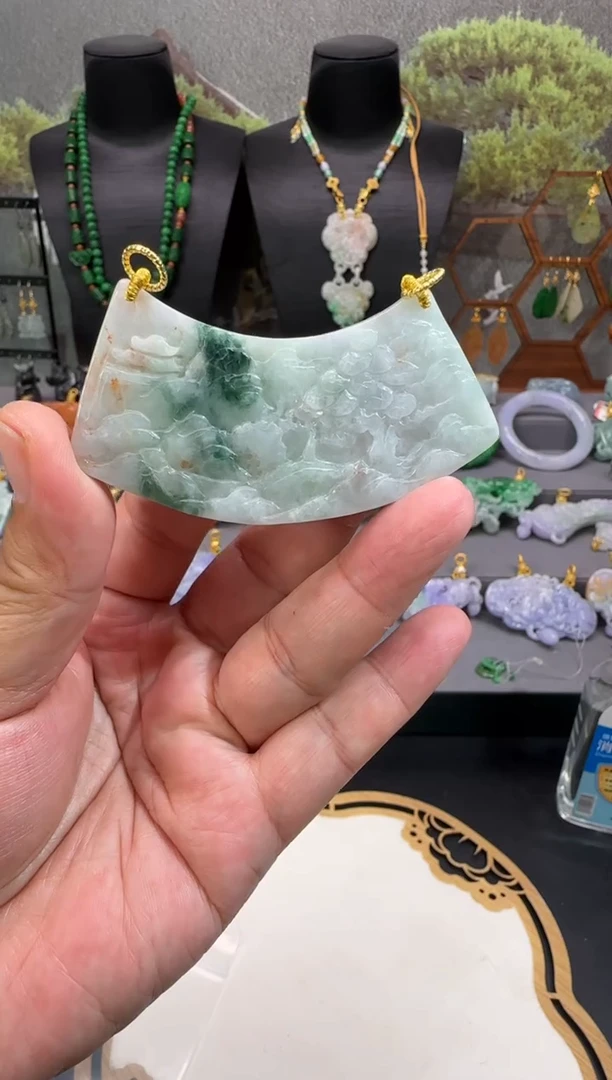 【闪购商品】翡翠颈饰未镶嵌牌子