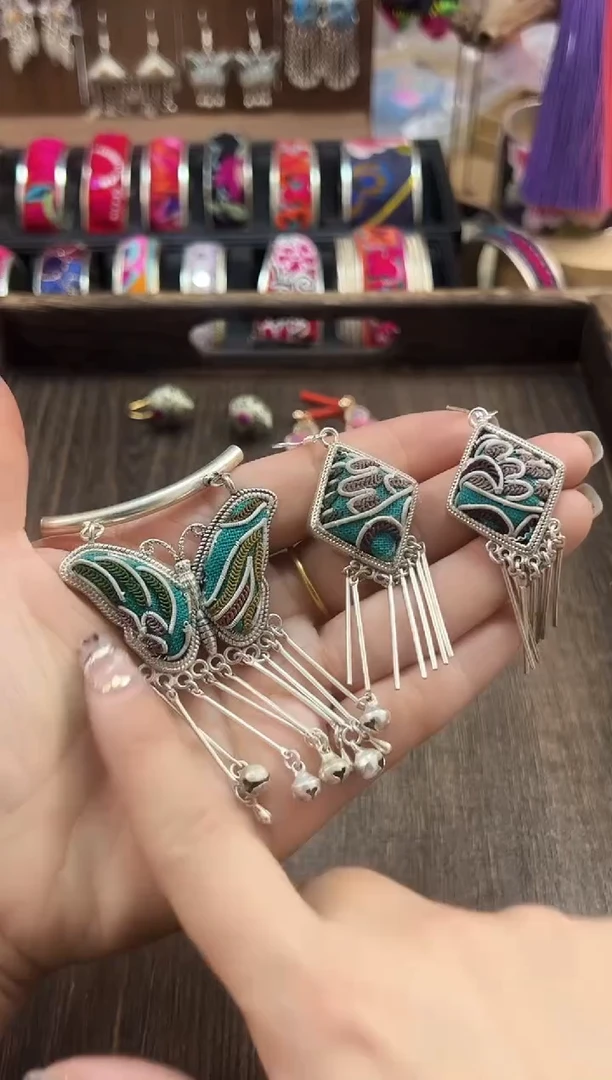 【闪购商品】织绣民族风老绣饰品177