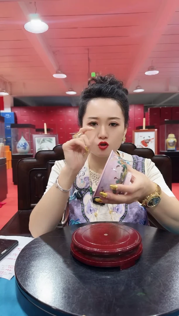 陶瓷红稀土碗景德镇鹤