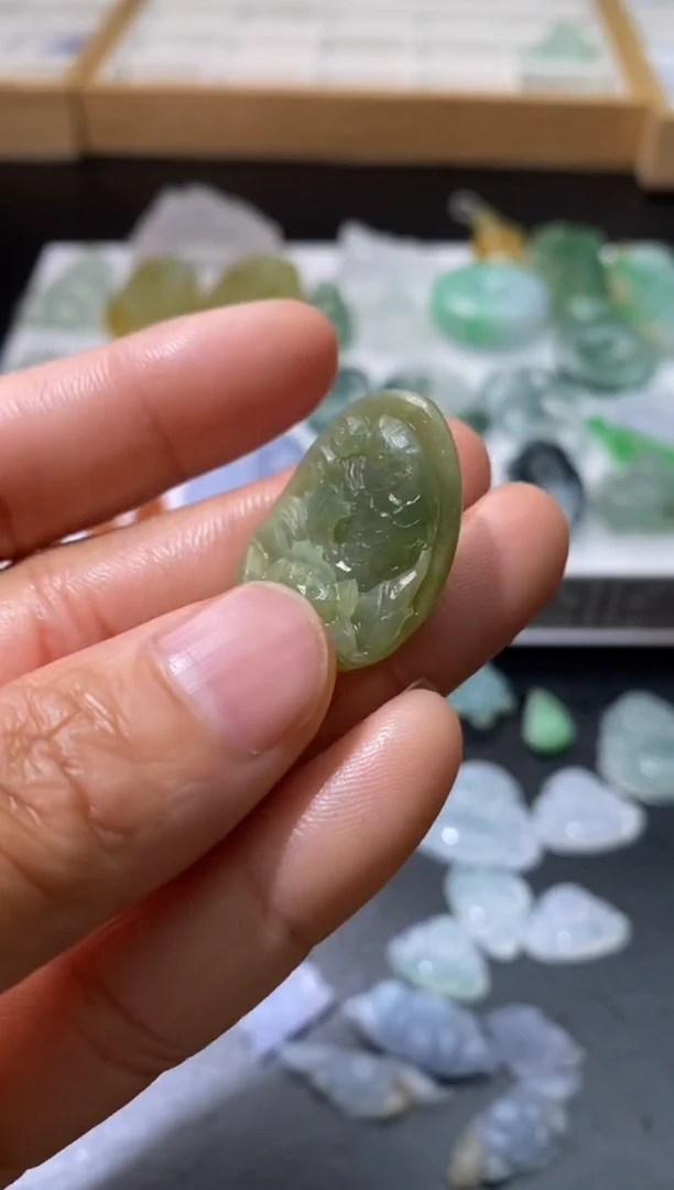 【闪购商品】定制翡翠未镶嵌翡翠毛货~