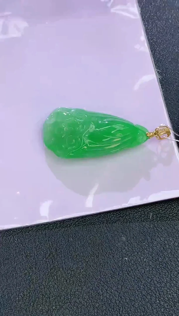 颈饰18K金镶嵌翡翠赠礼盒证书 麦麦