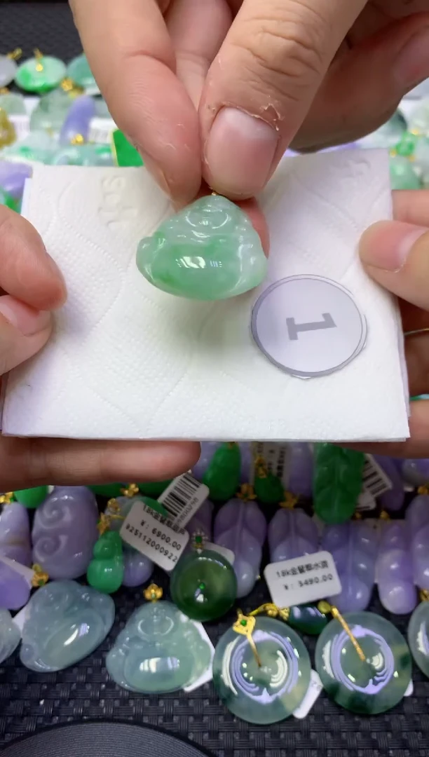 颈饰未镶嵌翡翠天然缅甸翡翠A货