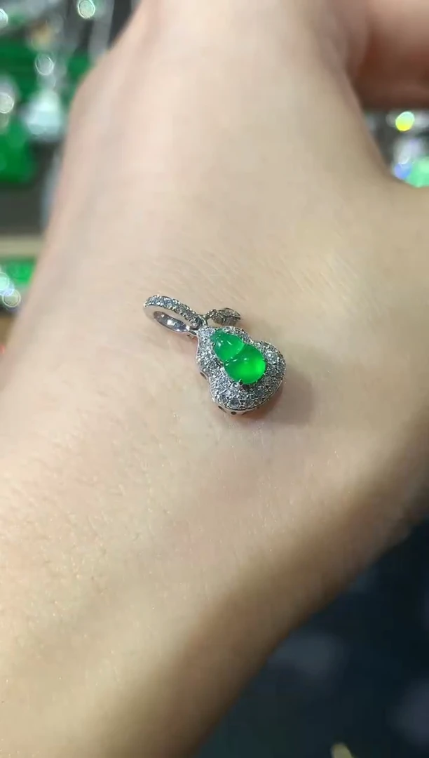 吊坠(不含链)18K金镶嵌翡翠C91