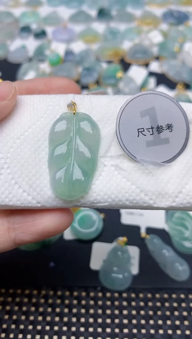 颈饰18K金镶嵌翡翠天然缅甸A货翡翠