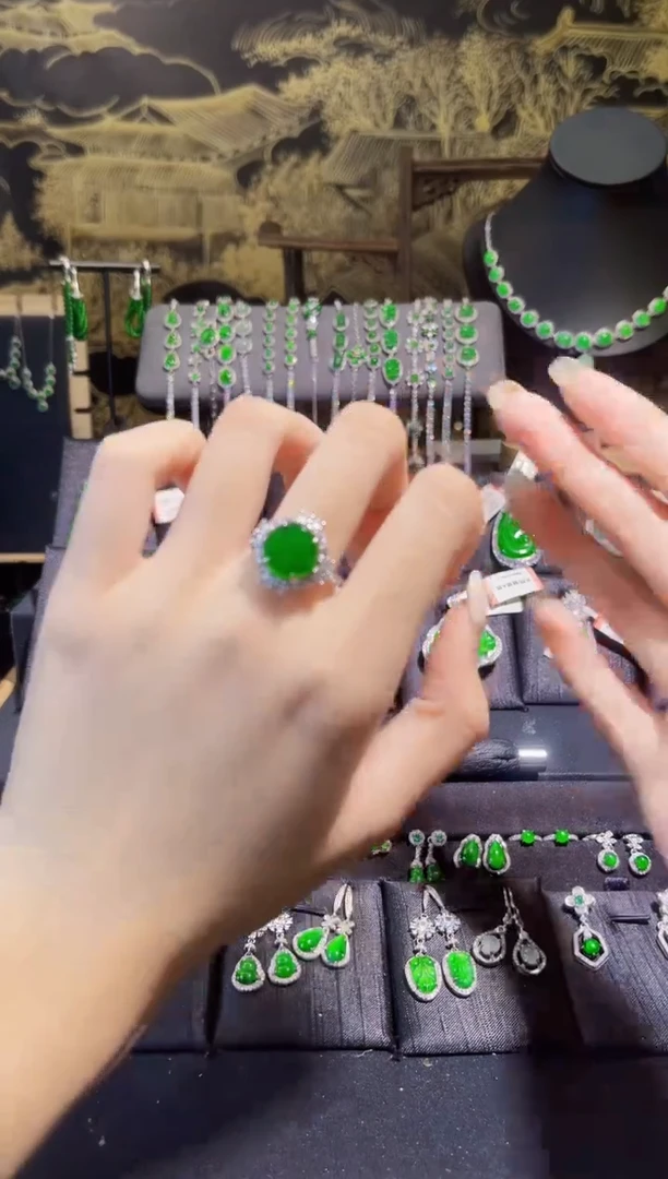 翡翠戒指银S925镶嵌戒指