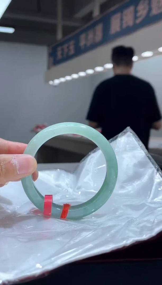 未镶嵌手镯翡翠2