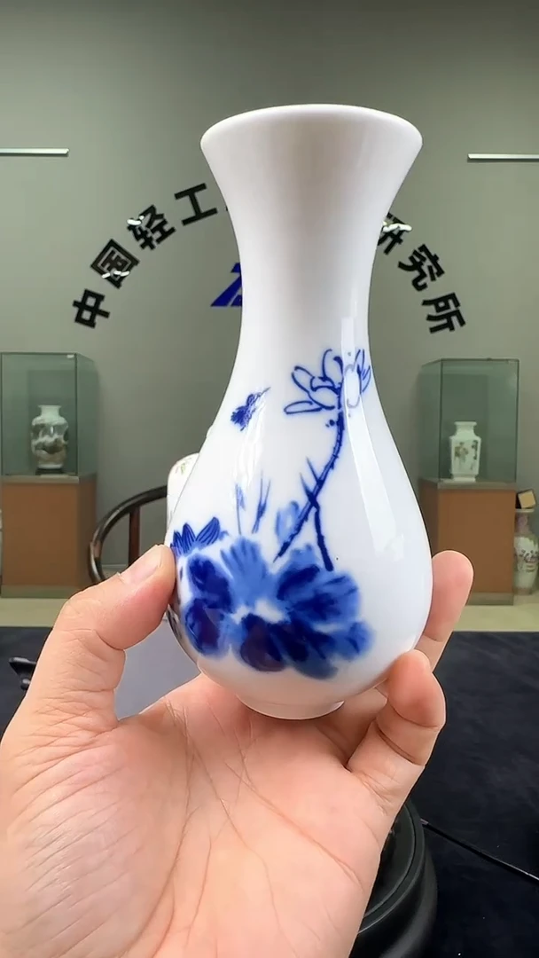 瓶滑石子青花玉壶春瓶