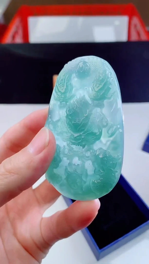 颈饰未镶嵌翡翠   ·