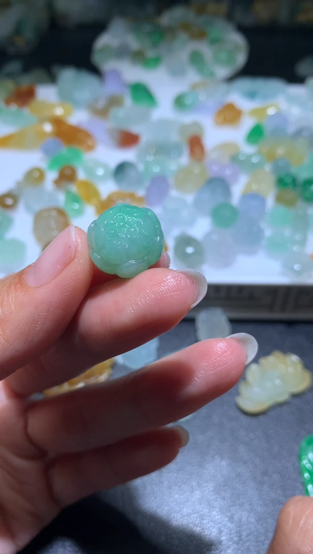 定制翡翠未镶嵌毛货