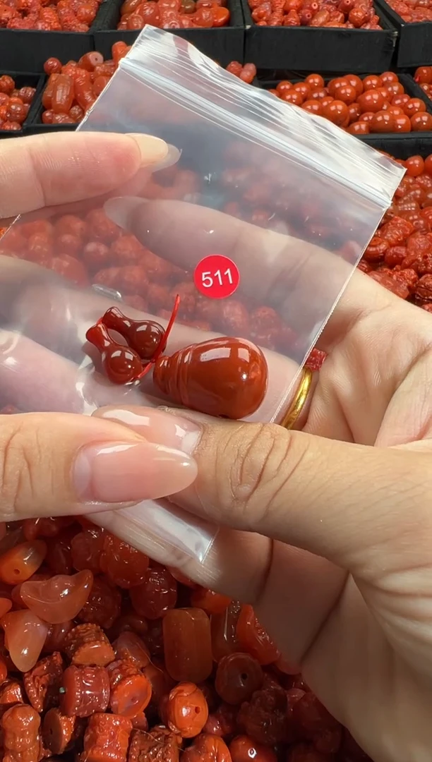 颈饰未镶嵌南红玛瑙1