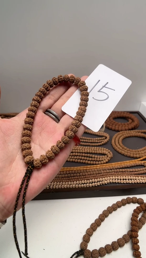 【闪购商品】金刚菩提吊坠15平细手持