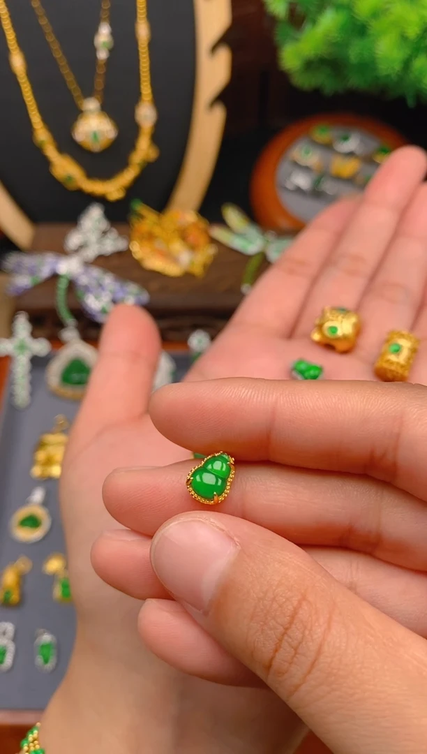 【闪购商品】翡翠吊坠(不含链)银S925镶嵌葫芦潘多拉