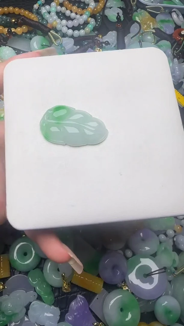 翡翠未镶嵌颈饰天然缅甸翡翠吊坠