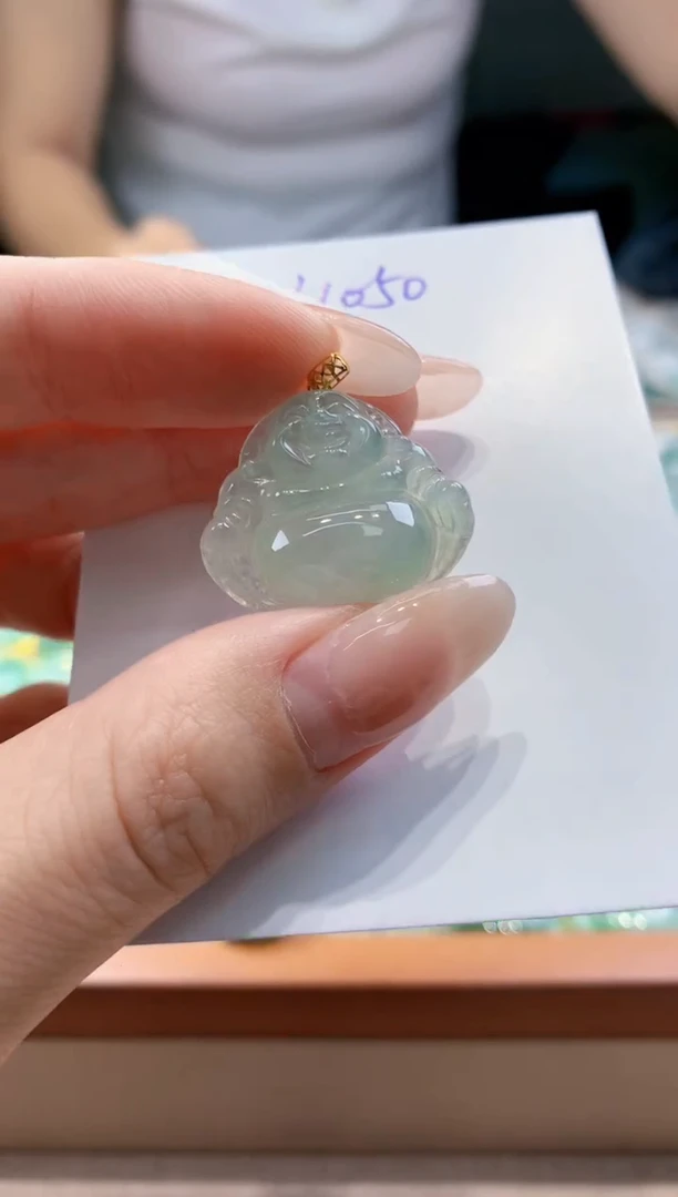 翡翠18K金镶嵌颈饰天然缅甸a货翡翠