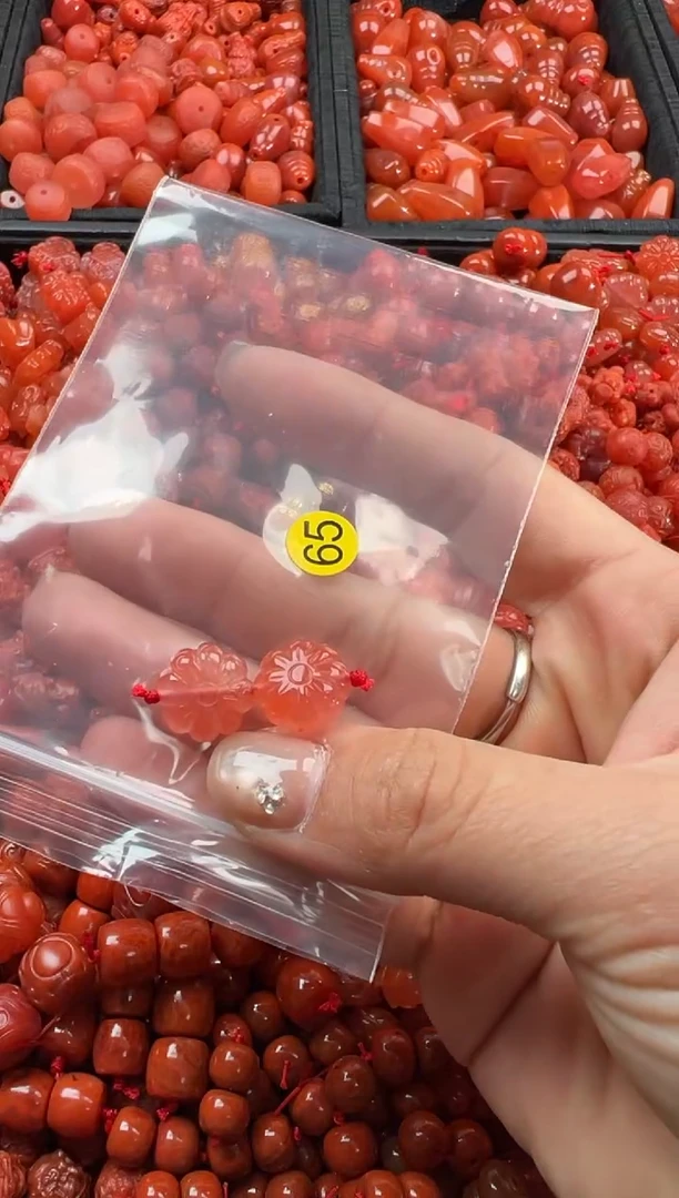 【闪购商品】南红玛瑙颈饰未镶嵌1