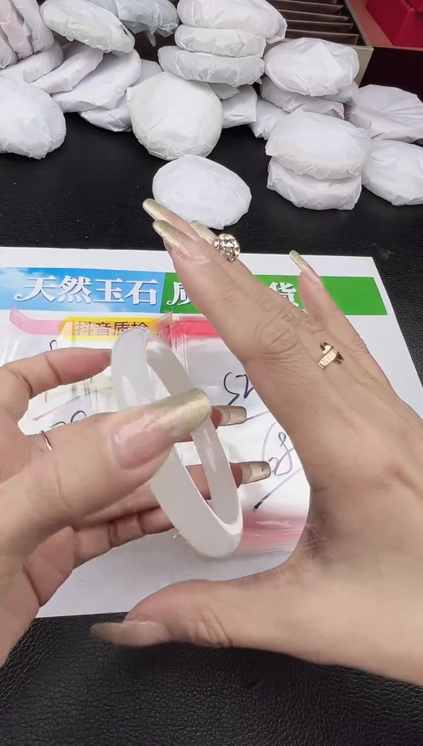 未镶嵌手镯石英质玉圈口 52 54