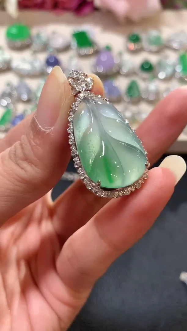 吊坠(不含链)18K金镶嵌翡翠z220