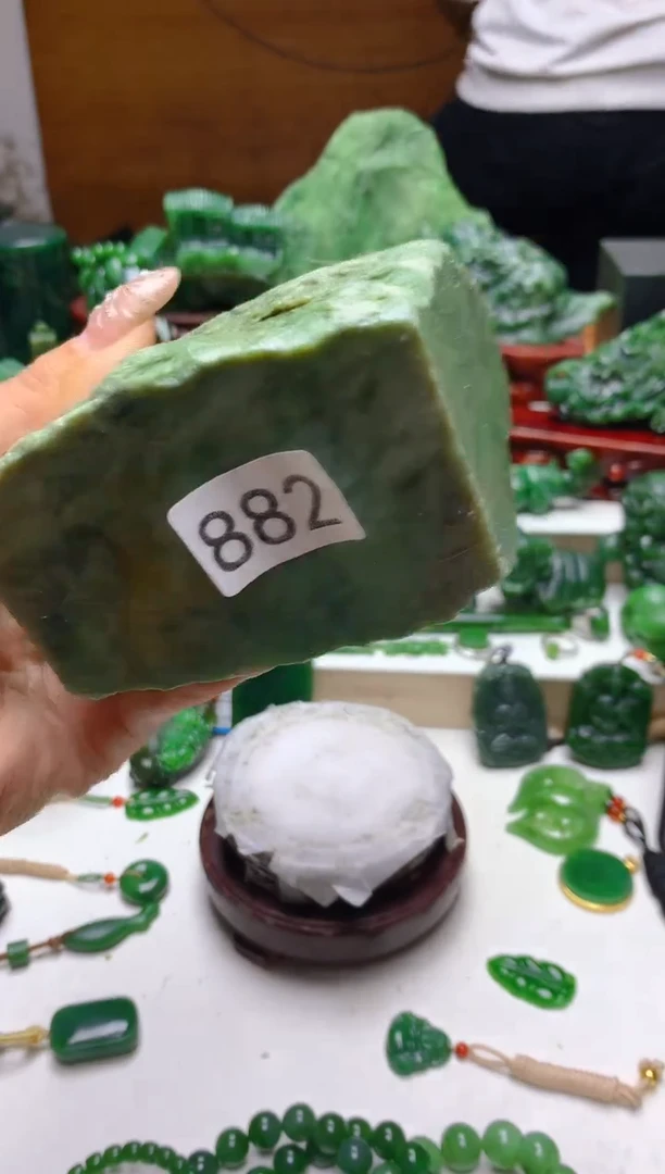 未镶嵌和田玉（碧玉）珠宝半成品0