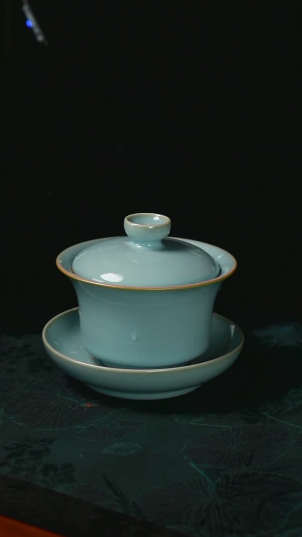 马蹄盖碗 支钉 开片 一级品  150毫升