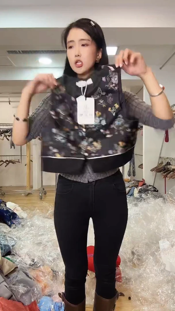 马甲       L码        105-115斤