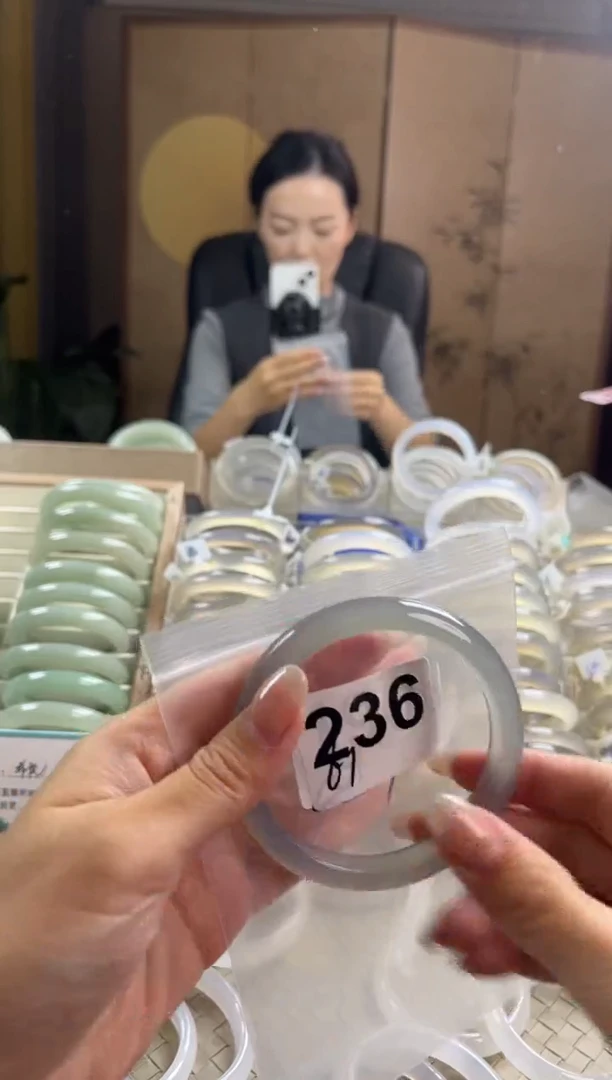 手镯玛瑙/玉髓未镶嵌236