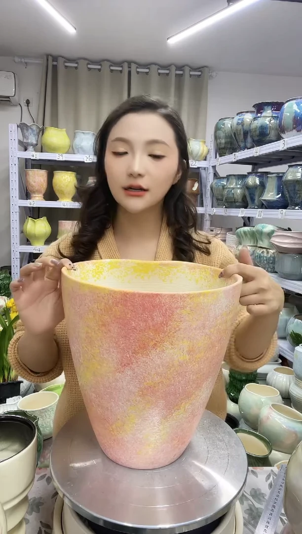 【12.4号】  花盆  高 ： 26   口：25