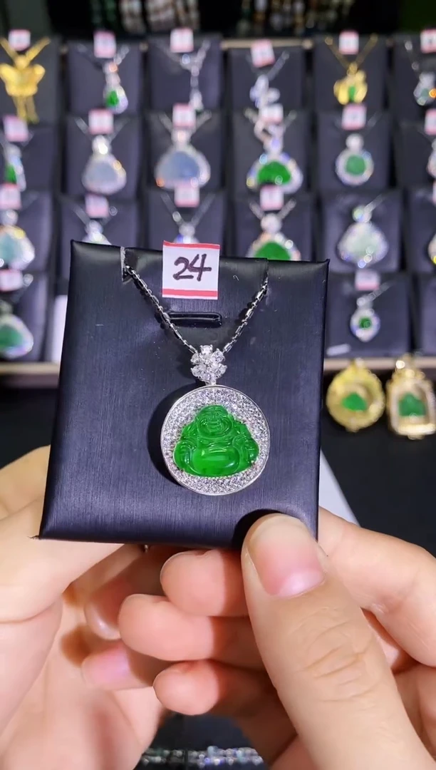 【闪购商品】翡翠吊坠(赠链)银S925镶嵌圆牌佛公